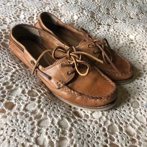 frye boat shoes womens